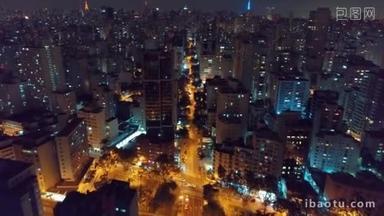 巴西 So paul 市的鸟图。伟大的夜飞场景。美妙的风景。商业城市。商务旅行。经营理念。夜景。城市的夜视. 